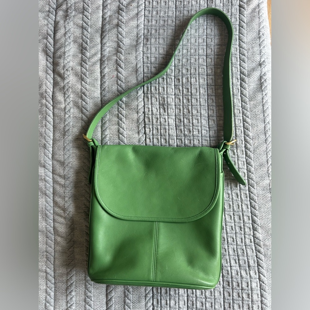 Vintage Coach pear green Whitney 4115
